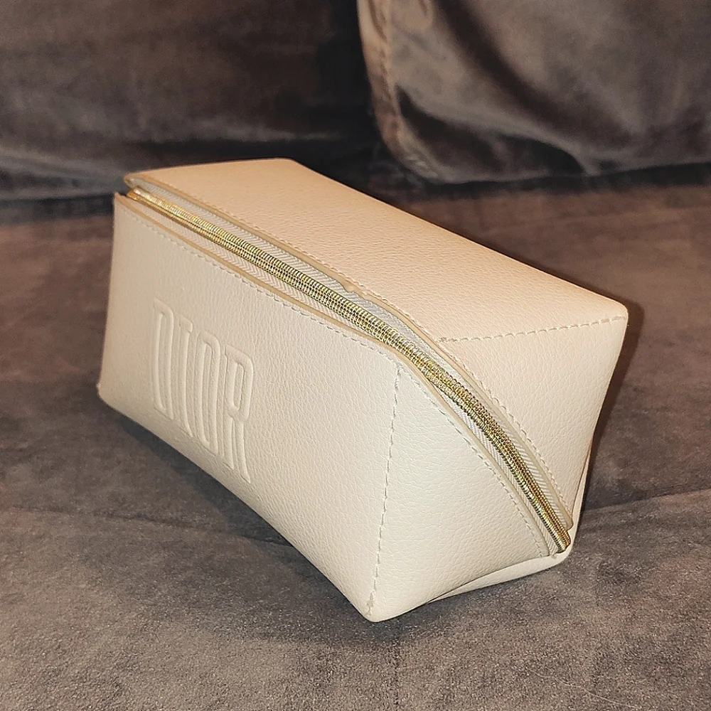 NEW DIOR WHITE LEATHER EMBOSSED SUNGLASSES / COSMETICS ZIPPERED CASE WITH CHARM - Picture 8 of 12